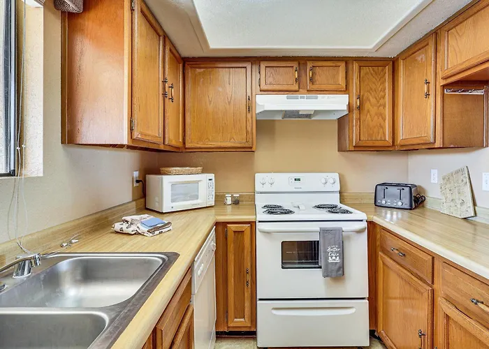 Poolside Fun, Havasu Views! Desert Getaway Lake Havasu City