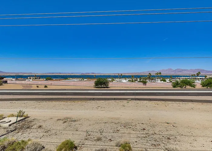 Poolside Fun, Havasu Views! Desert Getaway Ferienhaus *